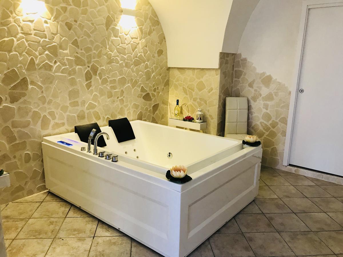 26 Suite Home Ostuni Exterior foto